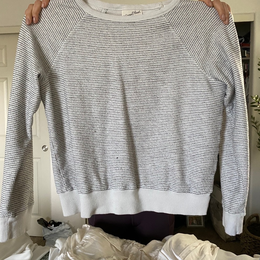 Sweatshirt